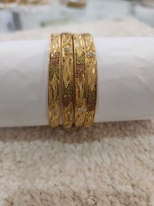 1mg GOLD BANGLES