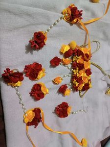 Flower Jewellery Set With Maagtika