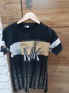 Black T-shirt