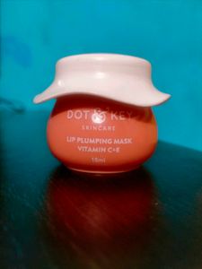 Dot and Key Lip Plumbing Mask