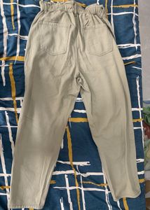 Khaki High-Waisted Jeans(pants)