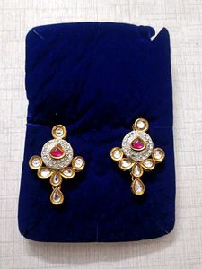 Necklaces in Good condition