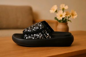 Women high quality Stylish flipflops &amp; slippers