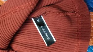 Meshki Ribbed Crop Top✨👕💕💞✨