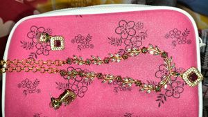 Attractive Decent Jwellery Set💯❤️👸🏻✅