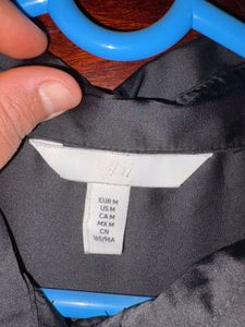 🔻H&amp;M loose fit satin shirt