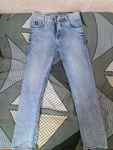 Stylish Light Wash Jeans