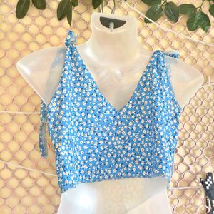 Size S/M 🎁Buy 2 Get 1 Free 🎁Floral Crop Top