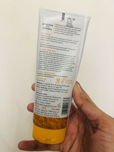Plum TURMERIC &amp; WHITE CLAY acne action face wash