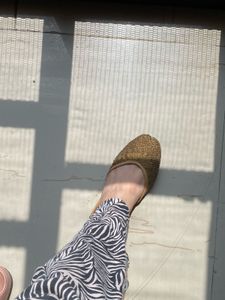 Embroidered Jutti Flats
