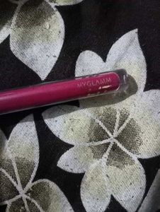MyGlamm Berry Kiss Lipstick