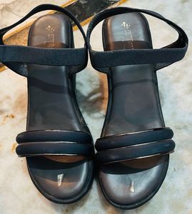 Black Elastic Strap Sandals