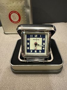 🕰️ Fossil Collectible Travel Clock – Never Used