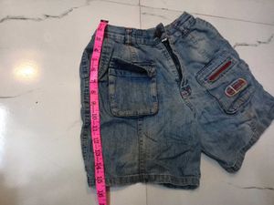 Black with a blend of navy blue shorts