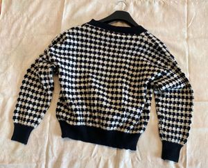 Black N white Pullover Sweater