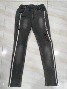 Selling A Used Stretchable Jeans