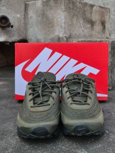 Nike Air Max Verse – Men’s Sneakers (UK 8)