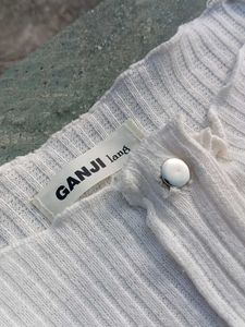 Elegant Off-Shoulder Ribbed Top