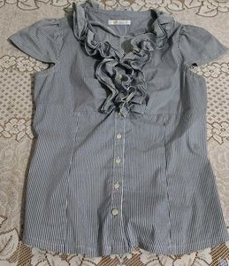 Pinterest 💐Striped Ruffle Top