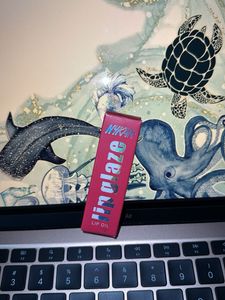 Nykaa Lip Glaze oil in Raspberry Ganache