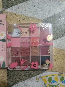 dr.huda love thug so much makeup palette