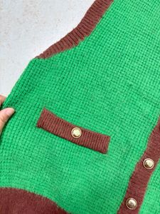 Sweater Vest ( No Defects) 💅