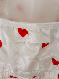 CUTE HEART TOP