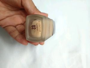 LAKME Water Invisible Foundation Indian Skin Tone Women