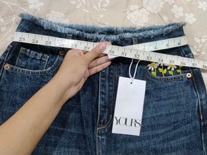 Daisy Embroidered Wide Leg Jeans