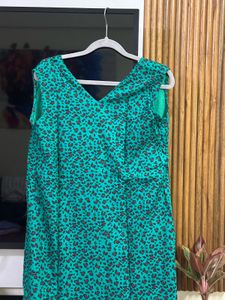 Green Animal Print Dress Size 32-34