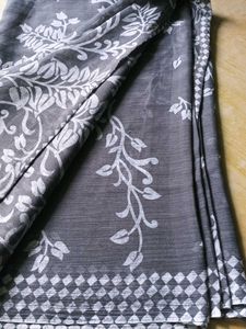 Elegant Grey Floral Print Saree
