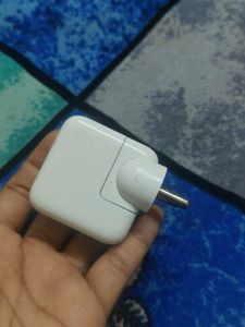 Apple 10W Adapter
