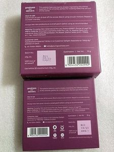 Plum Eyeshadow Palette -space