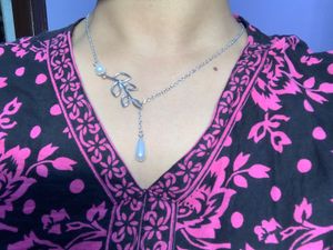 Pearl &amp; Leaf Silver Necklace