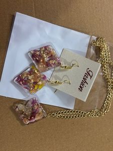 Floral Resin Jewelry Set Earrings with necklace