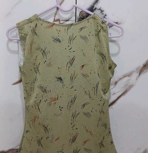 Stylish Green Sleeveless Top