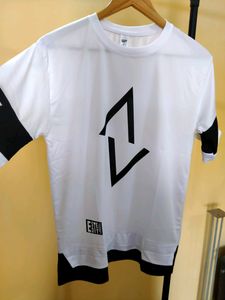 Beautiful White Tshirt For Men And Women