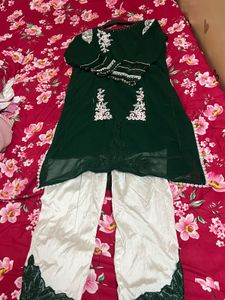 Elegant Green Embroidered Kurta