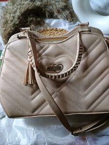 Beige Classy Sling bag 🛍️