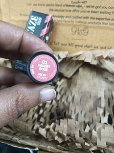 STAZE 9TO9 BRANDED UNUSED LIPSTICK SHADE 01