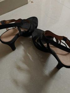 Women’s Black Heels – Comfortable &amp; Stylish