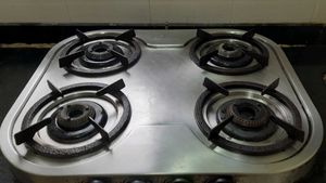 Old Sunflame brand 4 burner gas stove