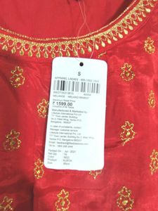Red Floral Print Kurta (Women&#39;s)