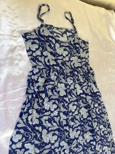 sleeveless dress