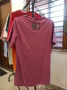 H&amp;M Round Neck Tshirt