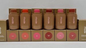 Rhode Pocket Blush