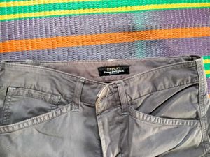 Grey Cargo Pants🔥