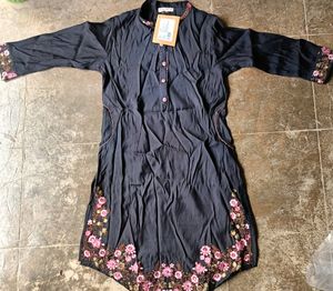 Floral Embroidered Straight Kurta &amp; Pants Sets