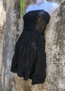 CG. BLACK CUTE FROCK