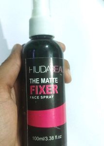 The Matte Fixer Face Spray